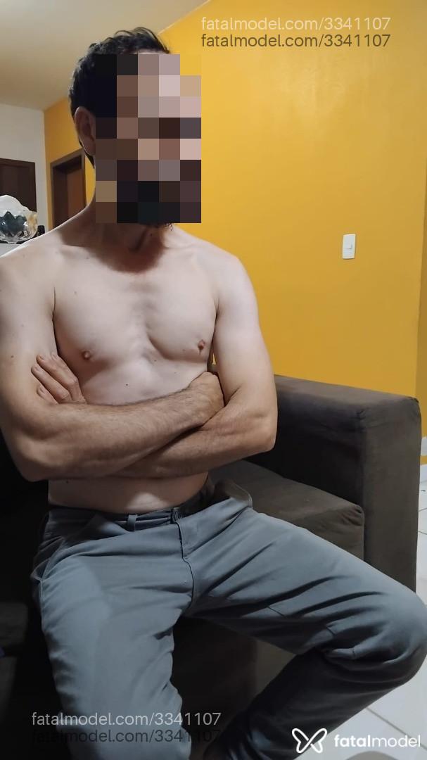 Acompanhante homem com cabelo castanho de olhos castanhos em Joinville - Hernandes