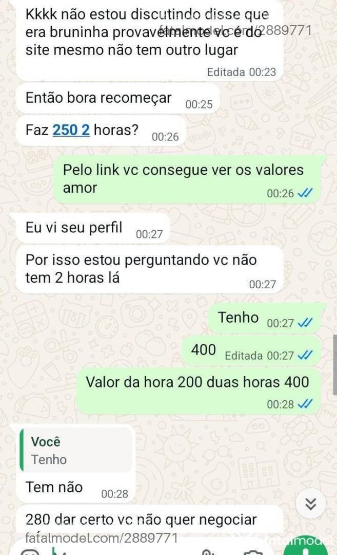 Acompanhante mulher com cabelo castanho de olhos castanhos - Bruninha