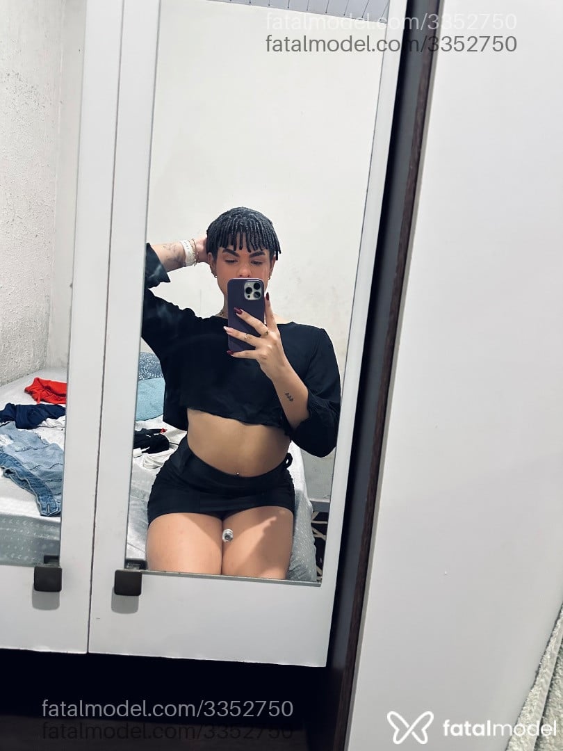 Acompanhante mulher trans morena (o) de olhos castanhos em Virtual - Pietra