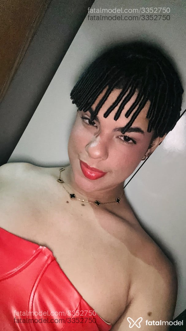 Acompanhante mulher trans morena (o) de olhos castanhos em Virtual - Pietra