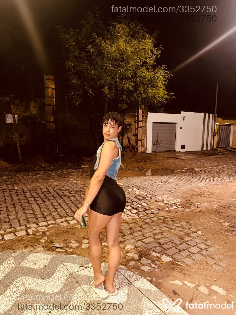 Acompanhante mulher trans morena (o) de olhos castanhos em Virtual - Pietra