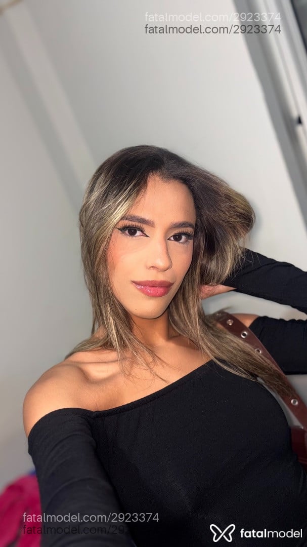 Acompanhante mulher loira (o) de olhos castanhos em Uberlândia - Isa Rodrigues