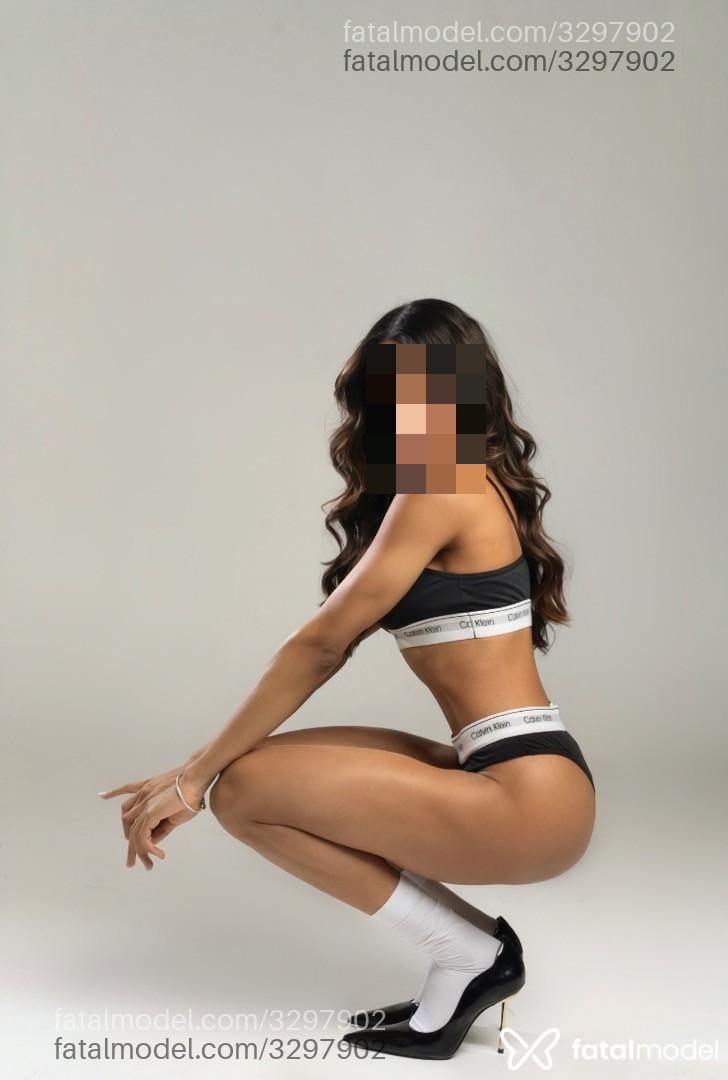 Acompanhante mulher morena (o) de olhos verdes em São Paulo - Alessia Monteiro