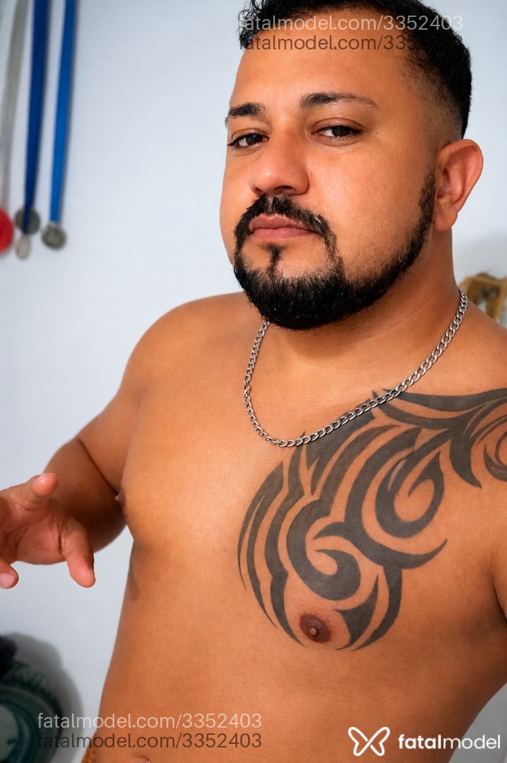 Acompanhante homem morena (o) de olhos castanhos em Caruaru - Denys