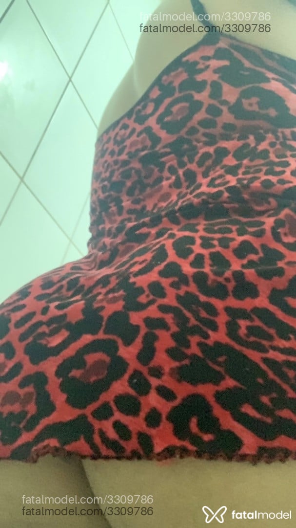 Acompanhante mulher trans com cabelo castanho de olhos castanhos em Jundiaí - Agatah