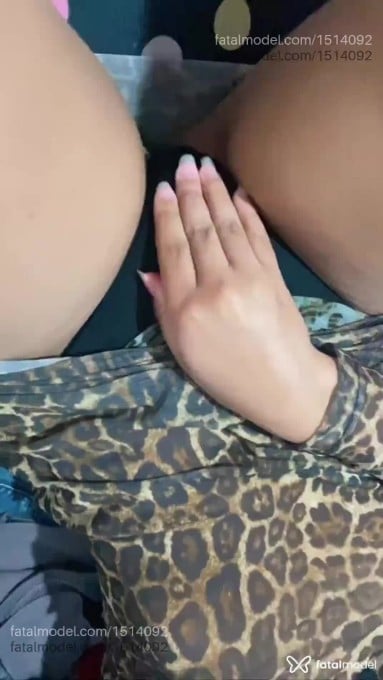 Acompanhante mulher morena (o) de olhos castanhos em Virtual - Lari Larielle