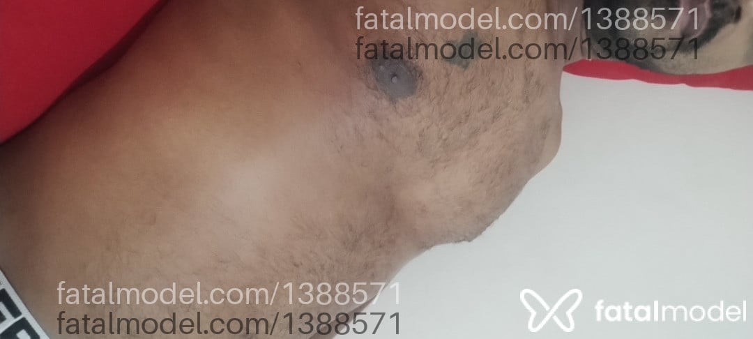 Acompanhante homem morena (o) de olhos castanhos em Guarapari - Negroblack