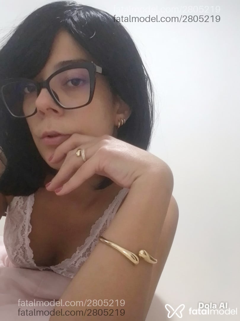 Acompanhante mulher com cabelo castanho de olhos castanhos em São Paulo - Mônica Diniz