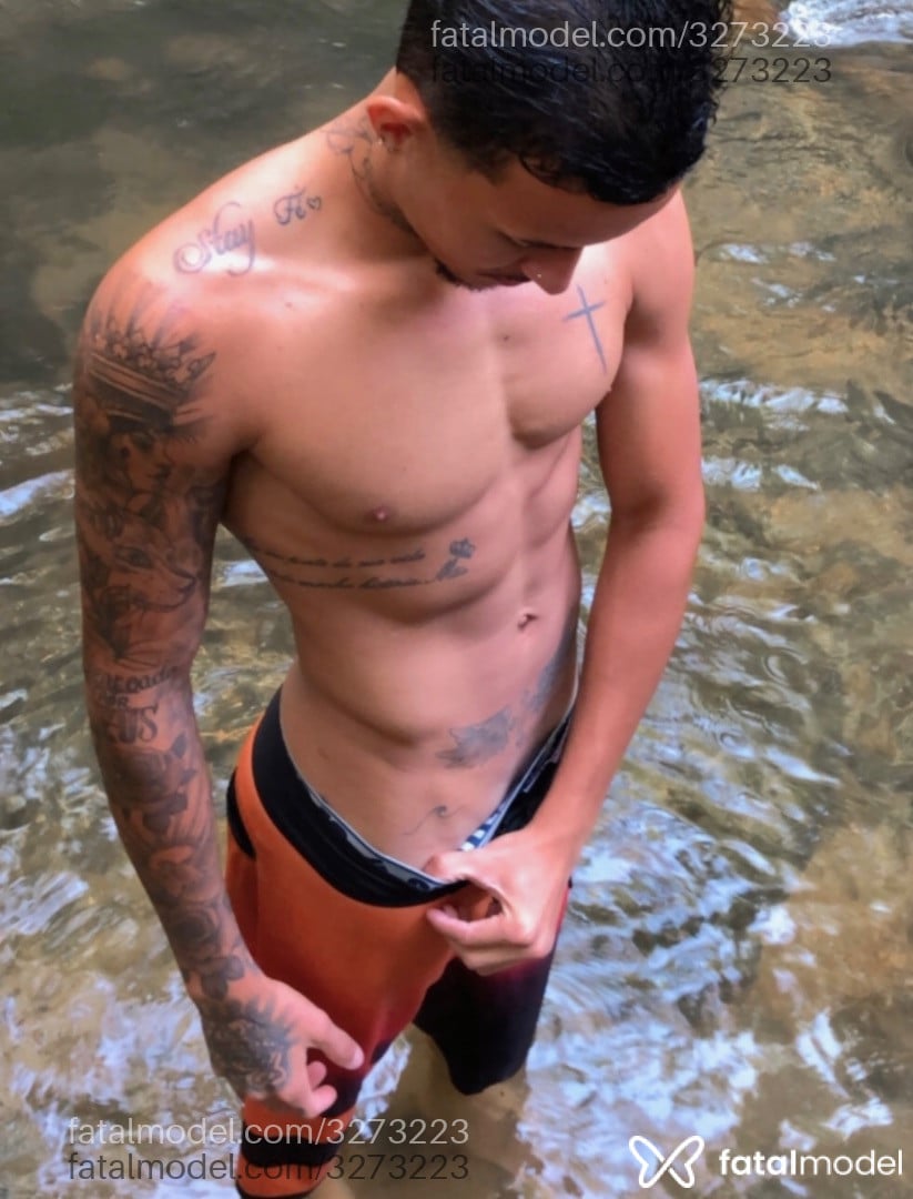 Acompanhante homem com cabelo castanho de olhos castanhos em Rio de Janeiro - Vitor Reis