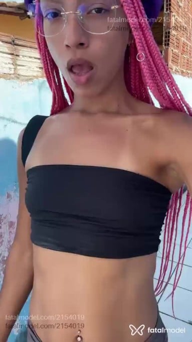 Acompanhante mulher trans ruiva (o) de olhos castanhos em Virtual - Kawaiuwu