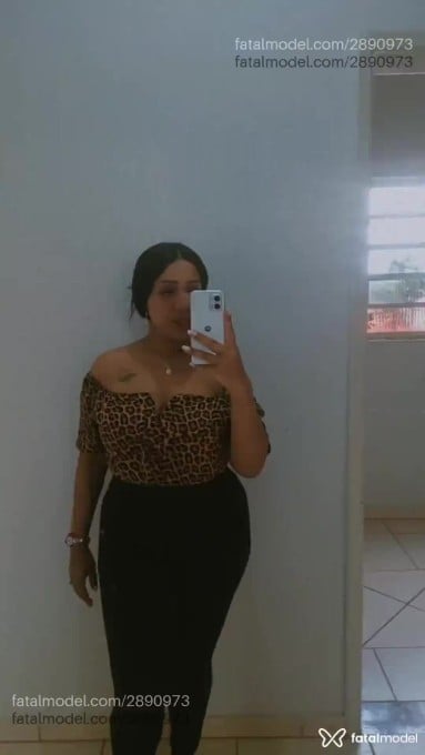 Acompanhante mulher morena (o) de olhos castanhos em São José do Rio Preto - Rihanna