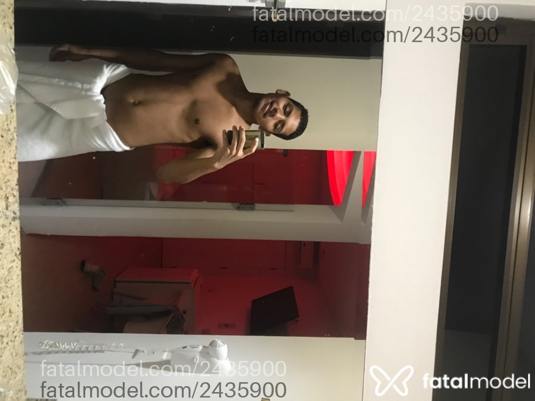 Acompanhante homem morena (o) de olhos pretos em Joinville Acompanhante homem morena (o) de olhos pretos em Joinville - Soares