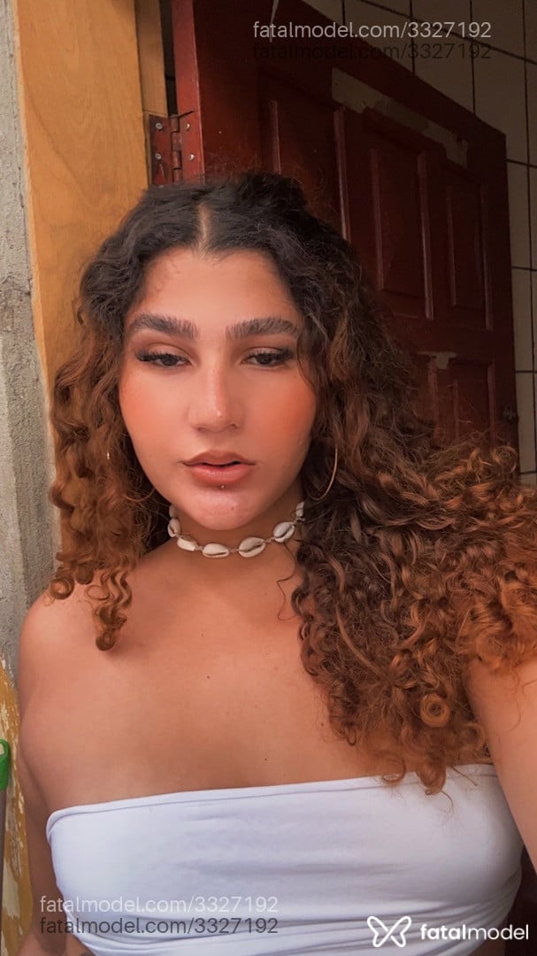 Acompanhante mulher trans morena (o) de olhos castanhos em Virtual - Ayra Alves