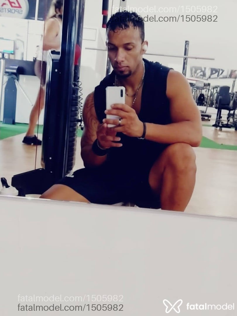 Acompanhante homem morena (o) de olhos castanhos em São José do Rio Preto Acompanhante homem morena (o) de olhos castanhos em São José do Rio Preto - Elliot