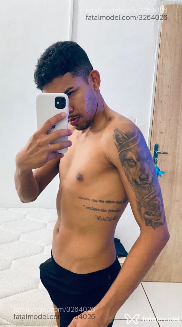 Acompanhante homem morena (o) de olhos castanhos em Fortaleza Acompanhante homem morena (o) de olhos castanhos em Fortaleza - Derick