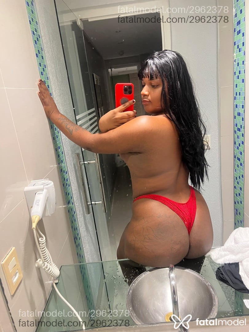 Acompanhante mulher trans morena (o) de olhos pretos em Salvador - Ana Luiza