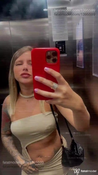 Acompanhante mulher loira (o) de olhos azuis em Teófilo Otoni - Thays Oliveira