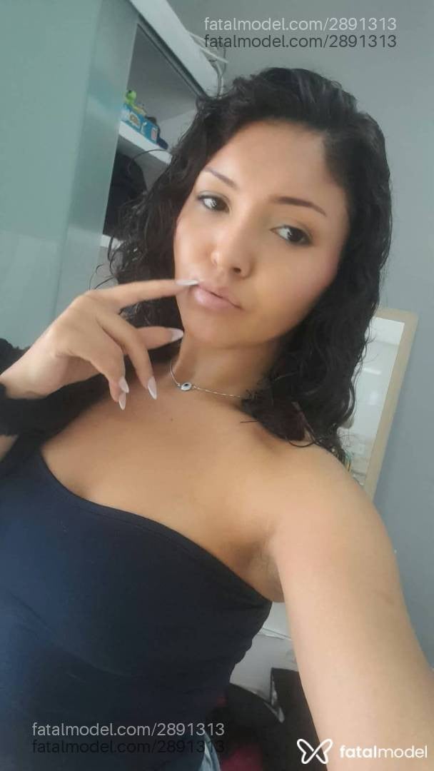 Acompanhante mulher morena (o) de olhos pretos - Bela