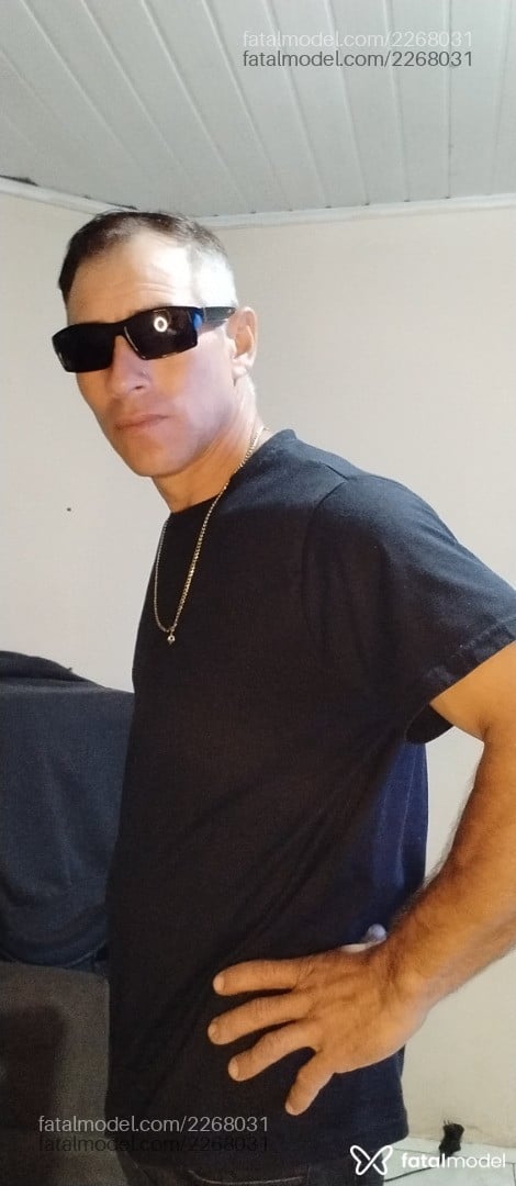 Acompanhante homem loira (o) de olhos azuis em Londrina - Oliver