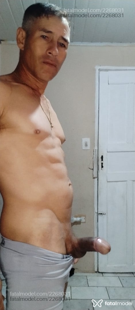 Acompanhante homem loira (o) de olhos azuis em Londrina - Oliver