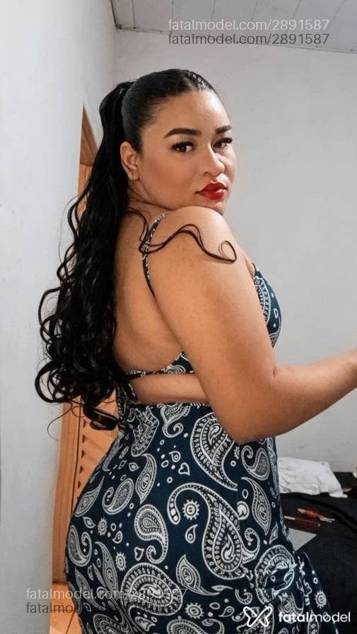 Acompanhante mulher com cabelo castanho de olhos castanhos - Milena