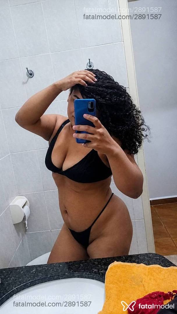 Acompanhante mulher com cabelo castanho de olhos castanhos - Milena