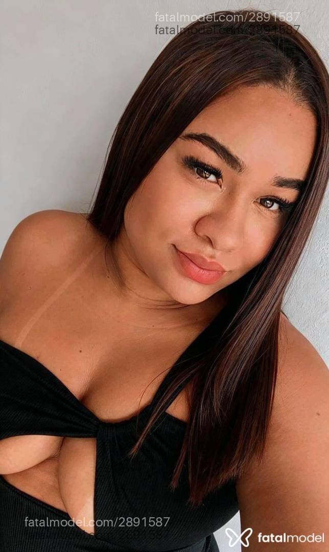 Acompanhante mulher com cabelo castanho de olhos castanhos - Milena