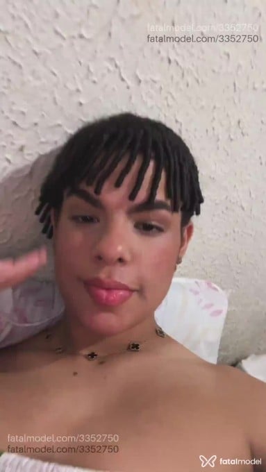 Acompanhante mulher trans morena (o) de olhos castanhos em Virtual - Pietra