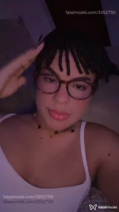 Acompanhante mulher trans morena (o) de olhos castanhos em Virtual - Pietra