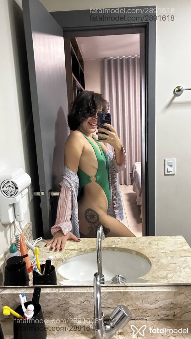 Acompanhante mulher com cabelo castanho de olhos mel em Belém - Santos