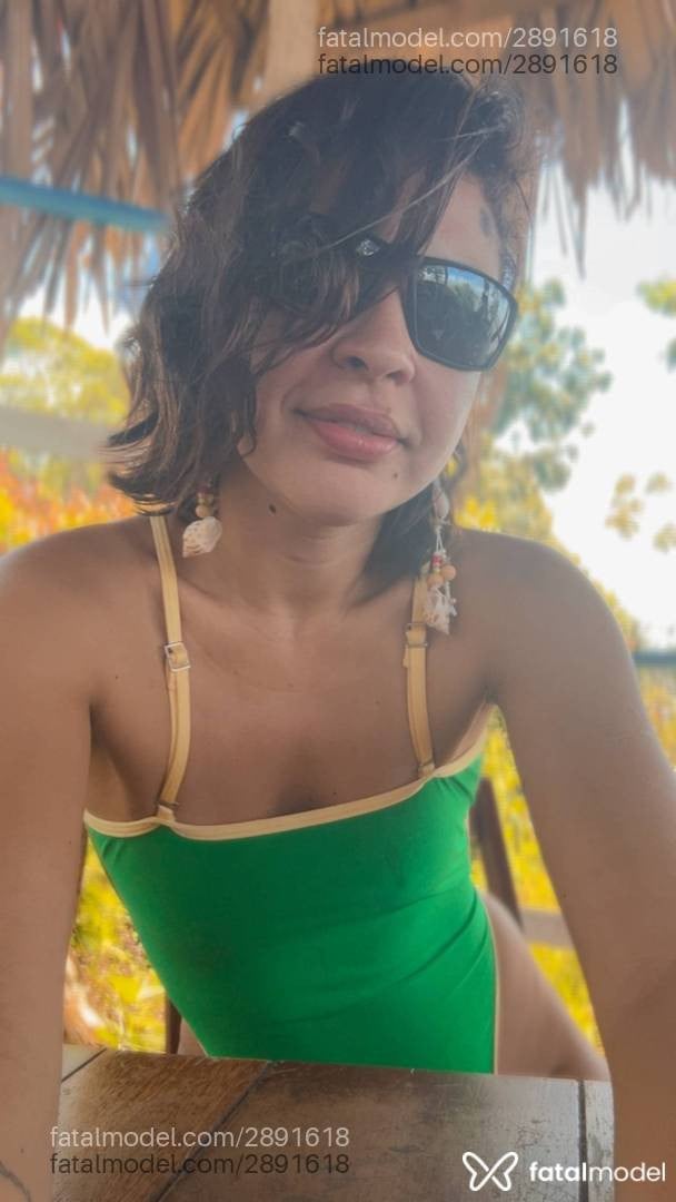 Acompanhante mulher com cabelo castanho de olhos mel em Belém - Santos