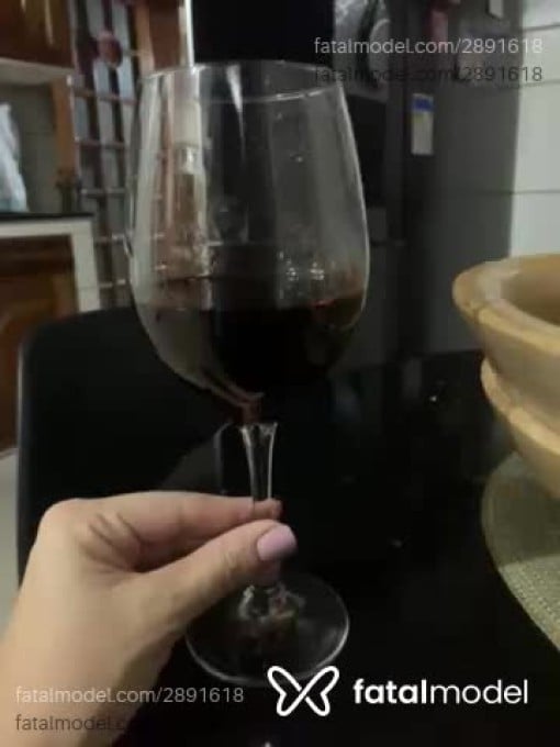 Acompanhante mulher com cabelo castanho de olhos mel em Belém - Santos