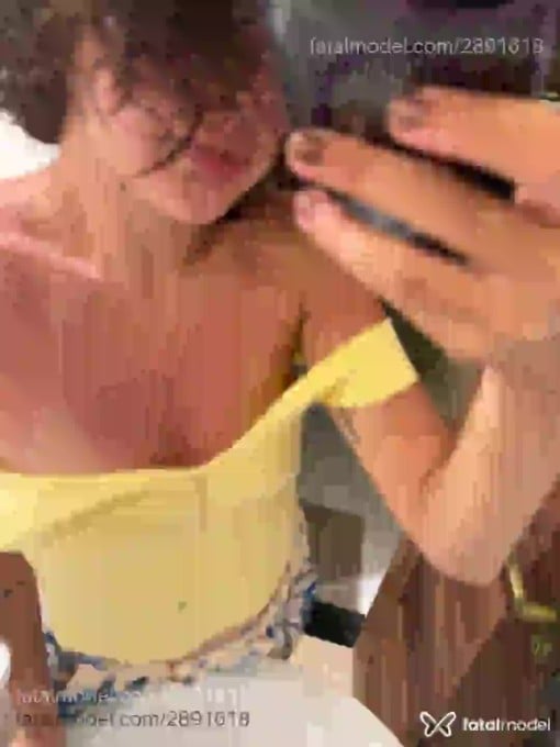 Acompanhante mulher com cabelo castanho de olhos mel em Belém - Santos