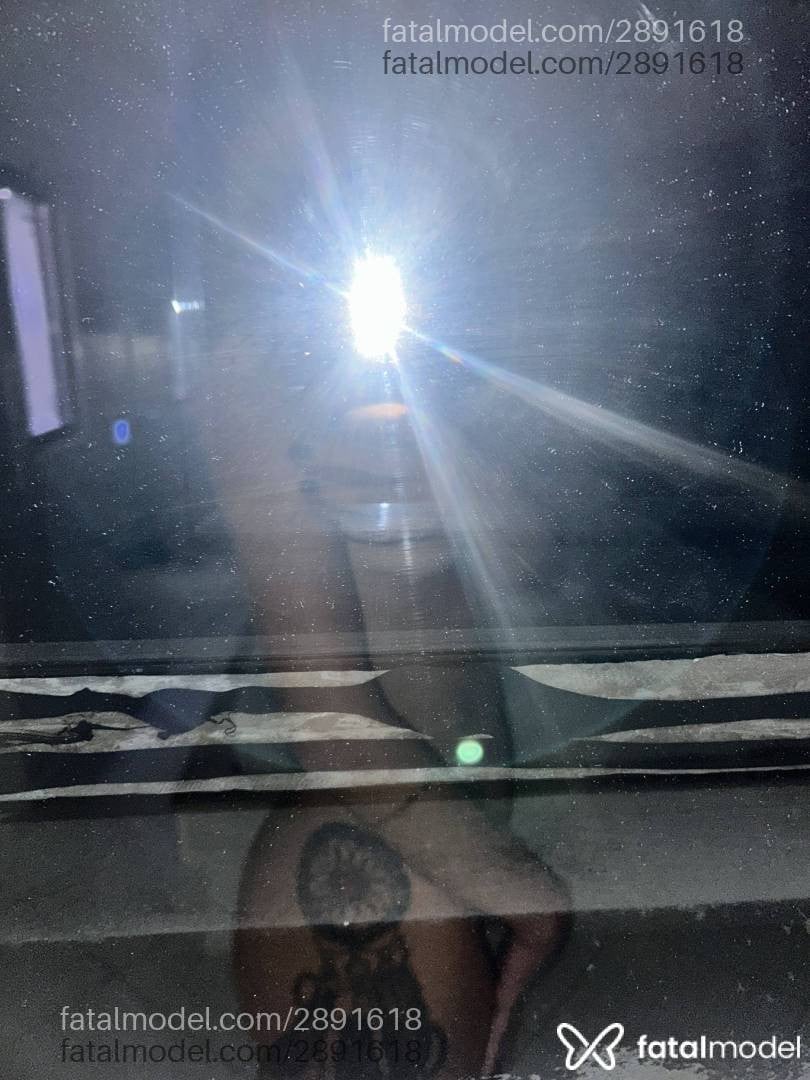 Acompanhante mulher com cabelo castanho de olhos mel - Santos