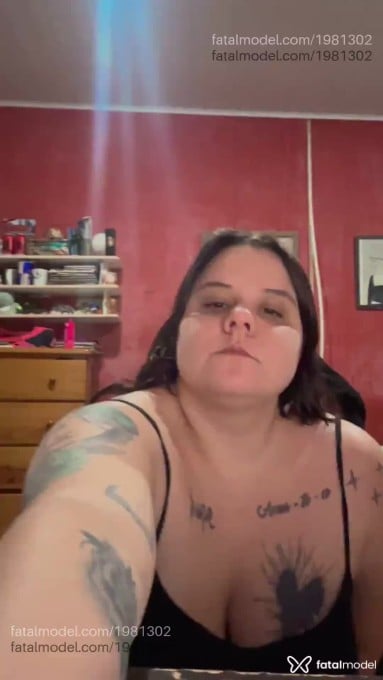 Acompanhante mulher com cabelo colorido de olhos castanhos em Virtual - Lady Bryce