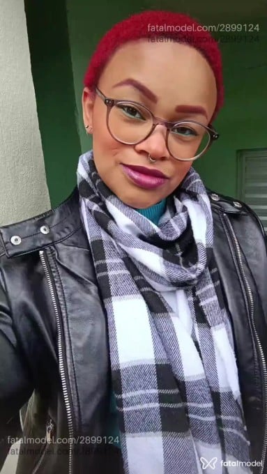 Acompanhante mulher ruiva (o) de olhos castanhos em Novo Hamburgo - Luana
