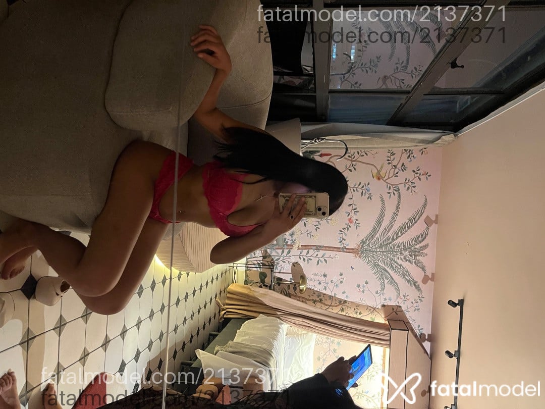 Acompanhante mulher com cabelo castanho de olhos pretos em São Paulo - Thayane Anahí