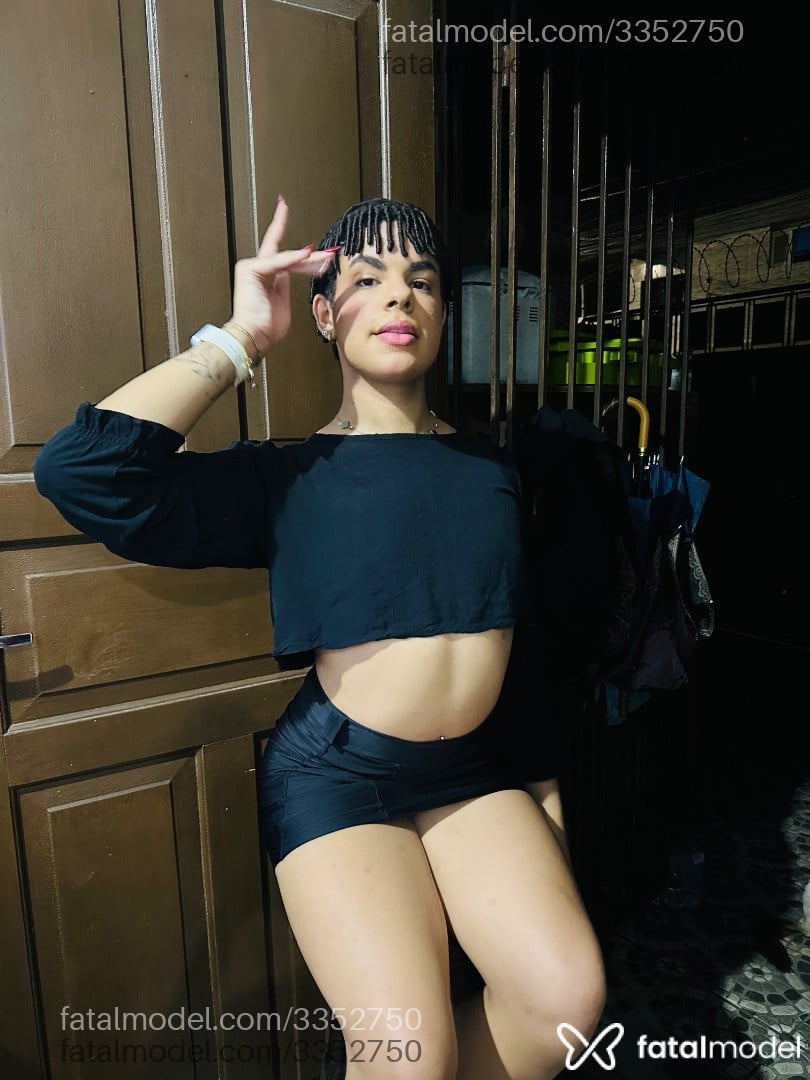 Acompanhante mulher trans morena (o) de olhos castanhos em Virtual - Pietra