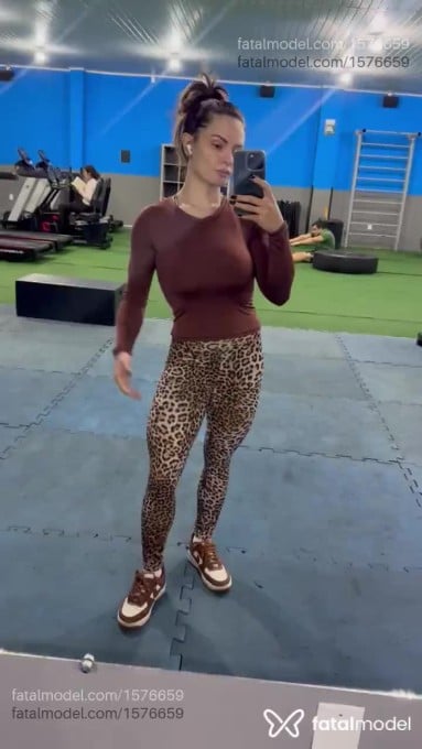 Acompanhante mulher com cabelo castanho de olhos castanhos em Virtual Acompanhante mulher com cabelo castanho de olhos castanhos em Virtual - Jessica Kilian