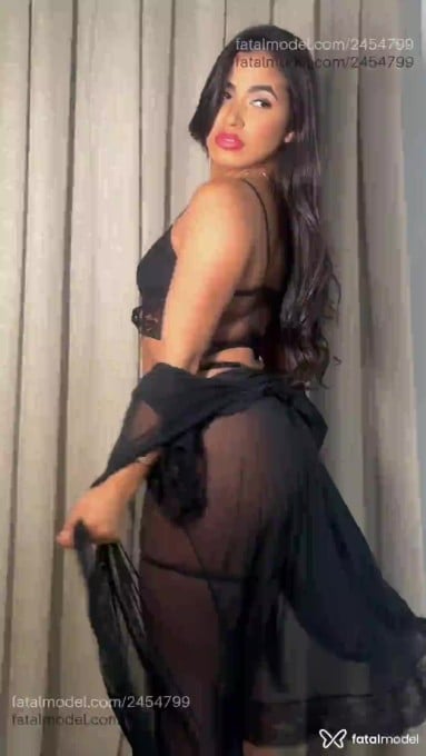 Acompanhante mulher morena (o) de olhos pretos - Mayne Acompanhante mulher morena (o) de olhos pretos - Mayne