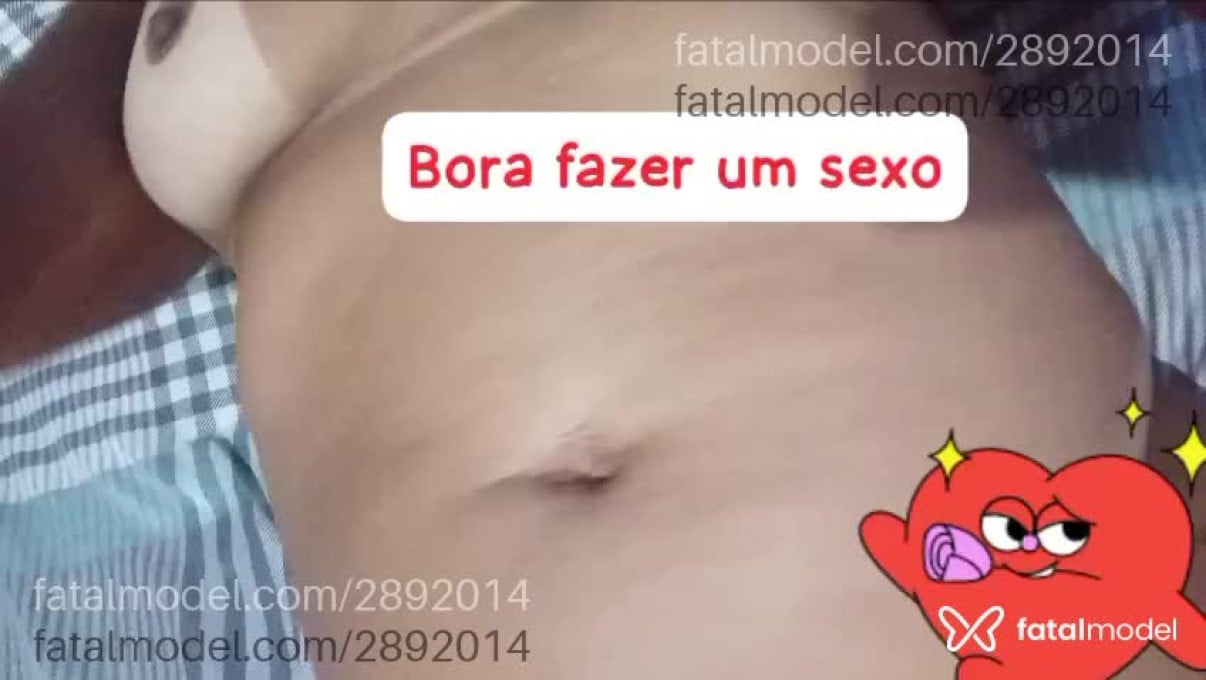 Acompanhante mulher com cabelo colorido de olhos pretos em Campo Novo do Parecis - Estella