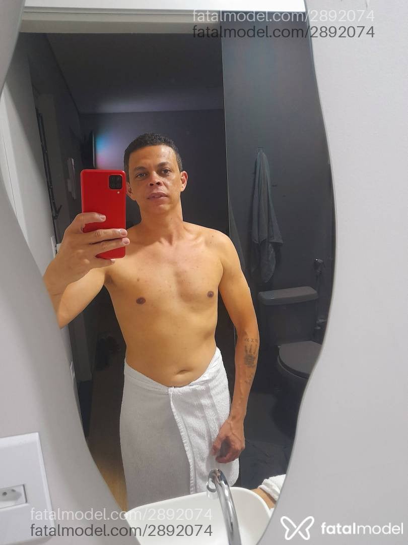 Acompanhante homem morena (o) de olhos mel em Uberlândia Acompanhante homem morena (o) de olhos mel em Uberlândia - Lucas