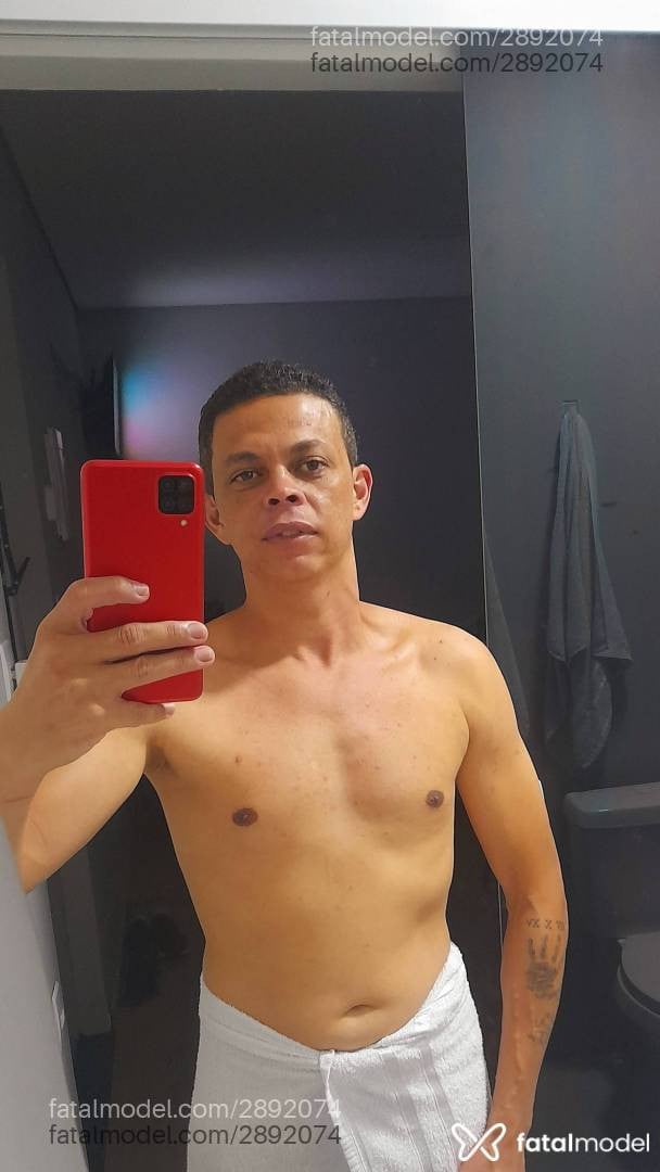 Acompanhante homem morena (o) de olhos mel em Uberlândia Acompanhante homem morena (o) de olhos mel em Uberlândia - Lucas