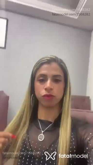 Acompanhante mulher loira (o) de olhos castanhos em Virtual Acompanhante mulher loira (o) de olhos castanhos em Virtual - Sol Di Luna