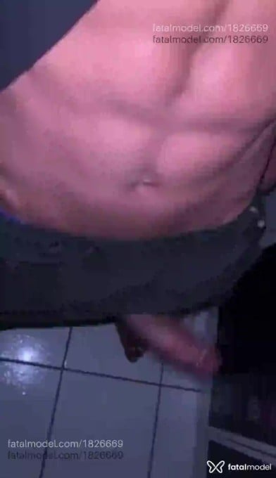 Acompanhante homem morena (o) de olhos castanhos - Gabriel