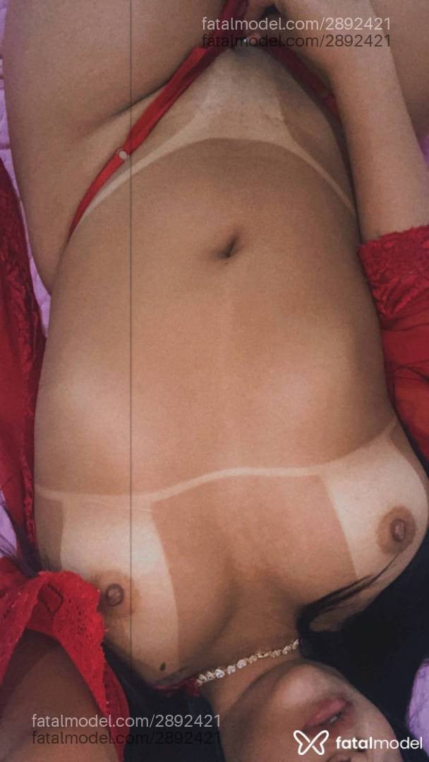 Acompanhante mulher morena (o) de olhos pretos - Myazinha