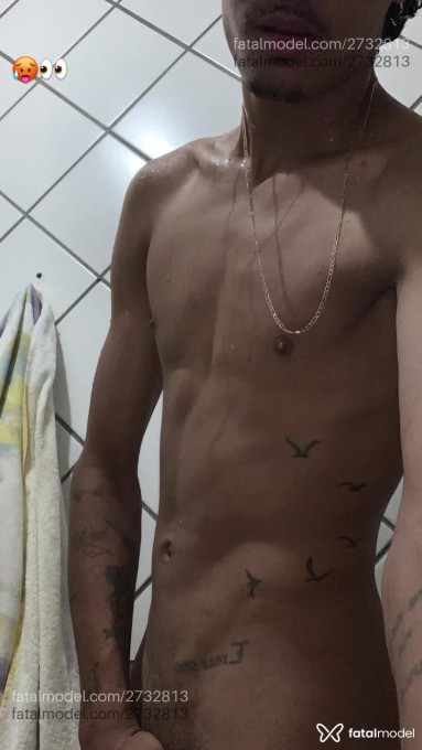 Acompanhante homem morena (o) de olhos pretos em Virtual - Olive