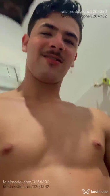 Acompanhante homem com cabelo castanho de olhos castanhos - Ocarlos Acompanhante homem com cabelo castanho de olhos castanhos - Ocarlos