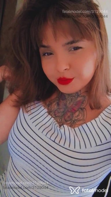 Acompanhante mulher loira (o) de olhos castanhos em Rondonópolis - Pamera