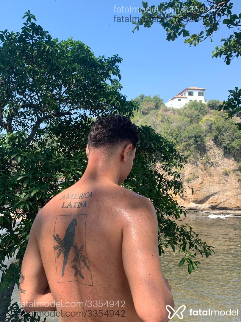 Acompanhante homem morena (o) de olhos castanhos em Niterói - Marrento